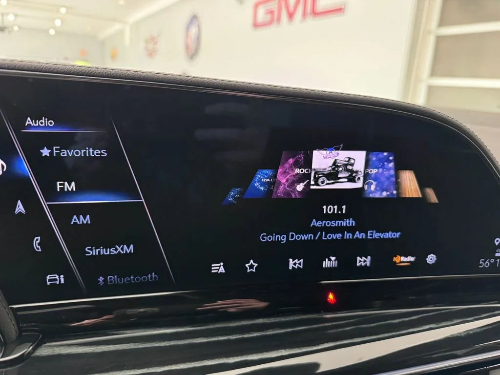 Used 2024 Crystal White Tricoat Cadillac Sport image 23