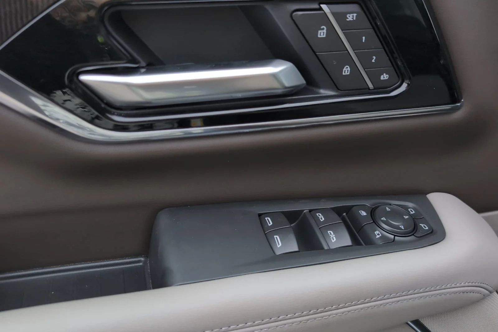Used 2026 Downpour Metallic GMC Elevation image 12