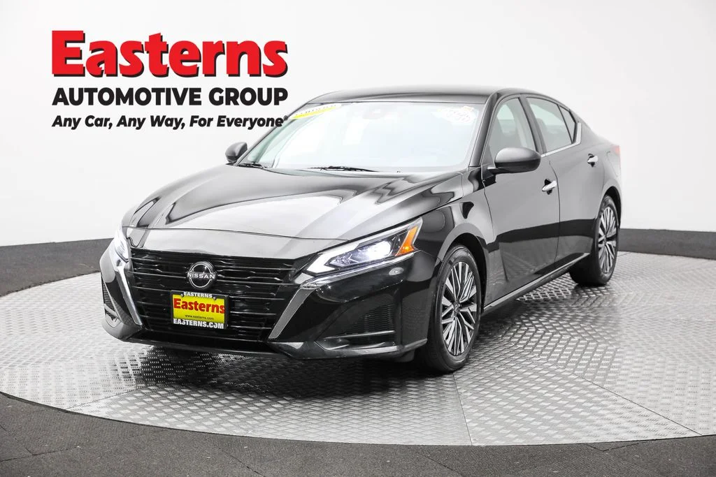 Used 2024 Black Nissan 2.5 SV image 1