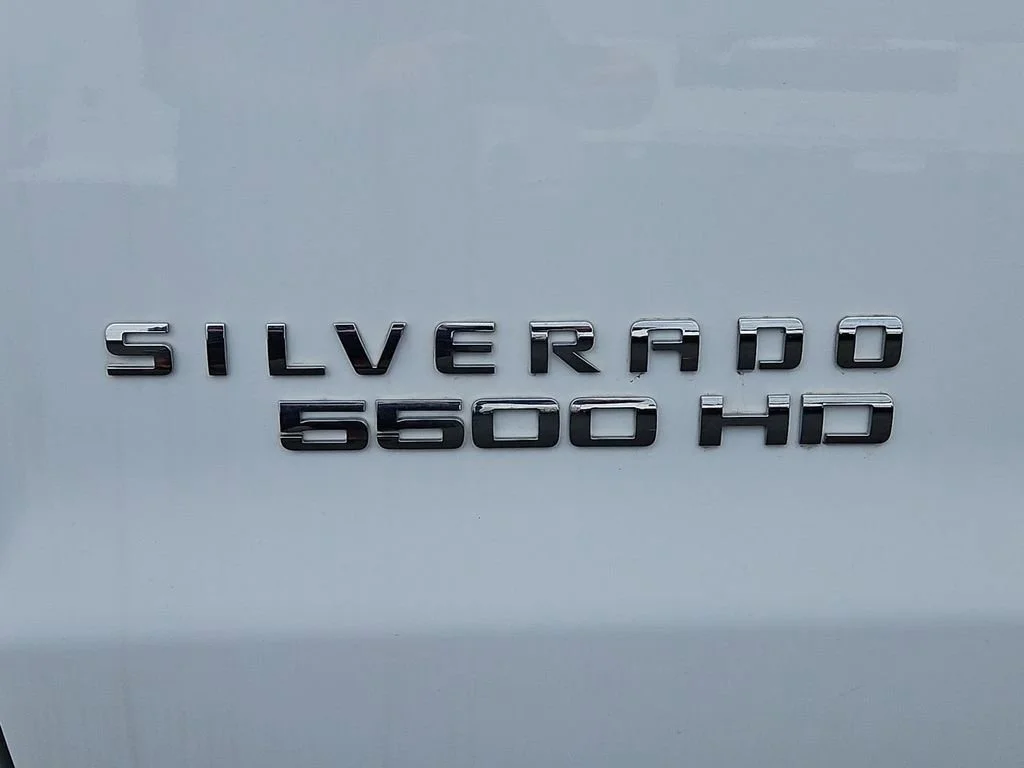 New 2024 Summit White Chevrolet Work Truck image 18