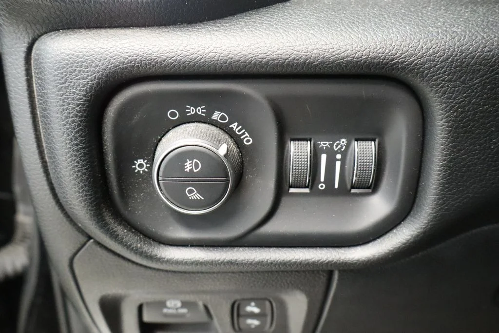 Used 2022 Black Ram Laramie image 36