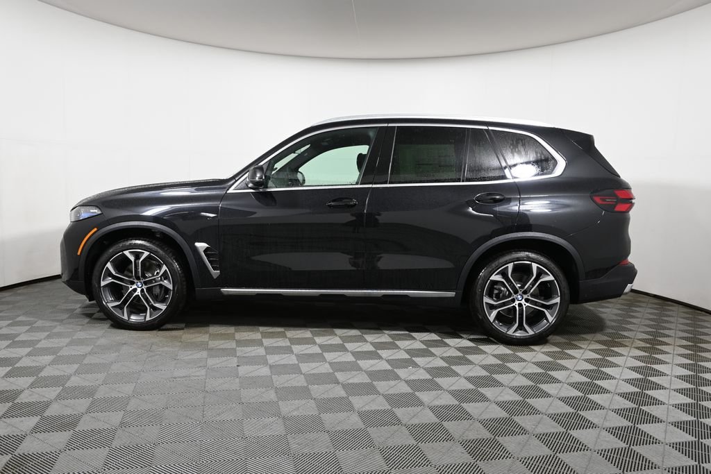 New 2026 Black Sapphire Metallic BMW xDrive40i image 2