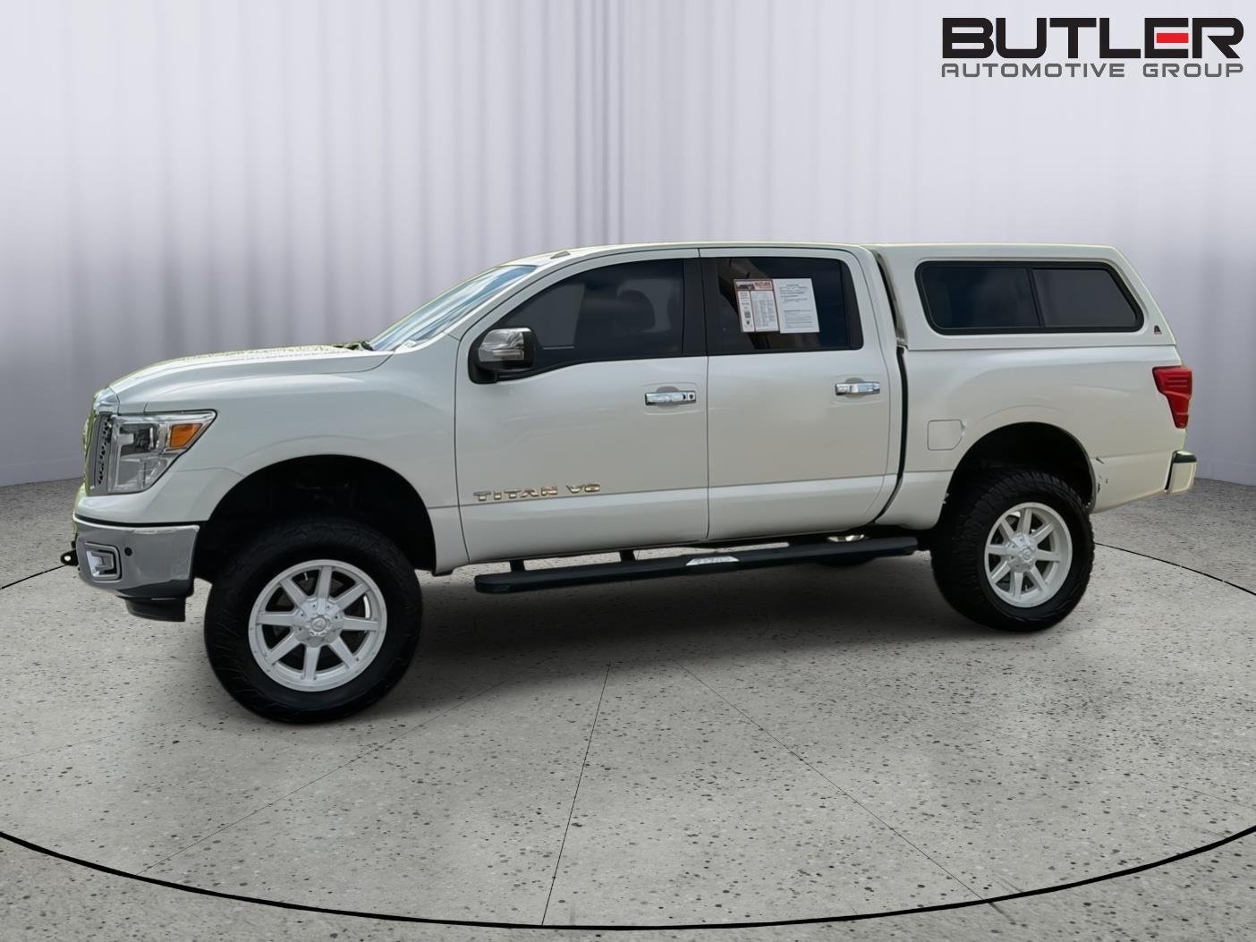 Used 2018 Pearl White Nissan SL image 3