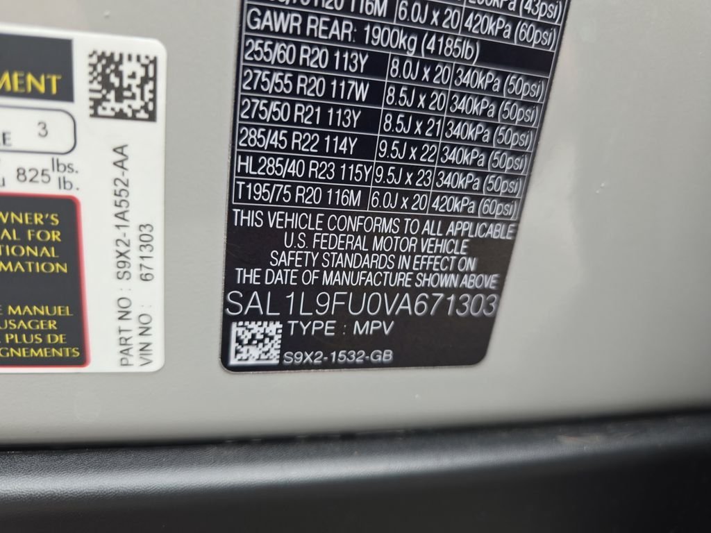 New 2027 Borasco Grey LAND ROVER Dynamic SE P400 image 24