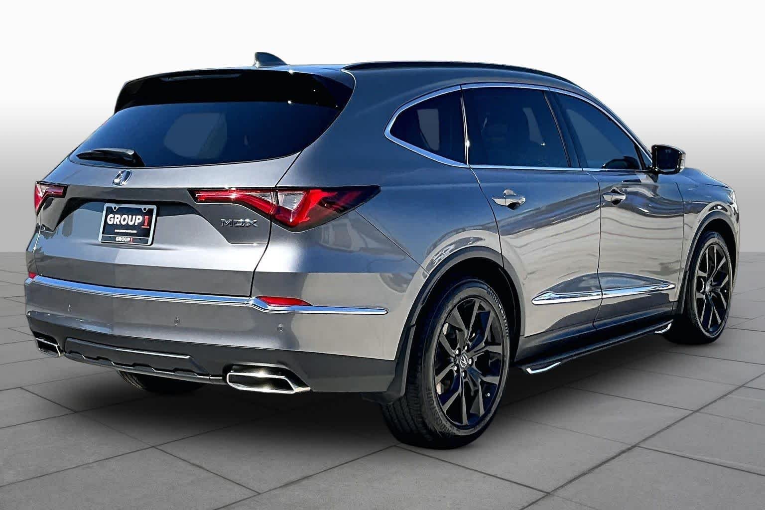 Used 2024 Liquid Carbon Metallic Acura w/Technology Package image 12