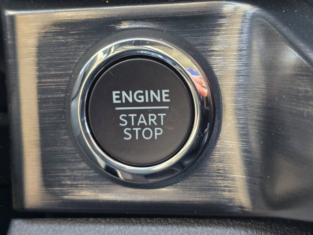 New 2026 Glacier Gray Metallic Tri-Coat Ford F-350® Lariat® image 11