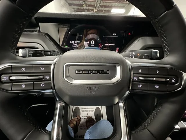 2026 GMC Yukon Denali - Photo 11