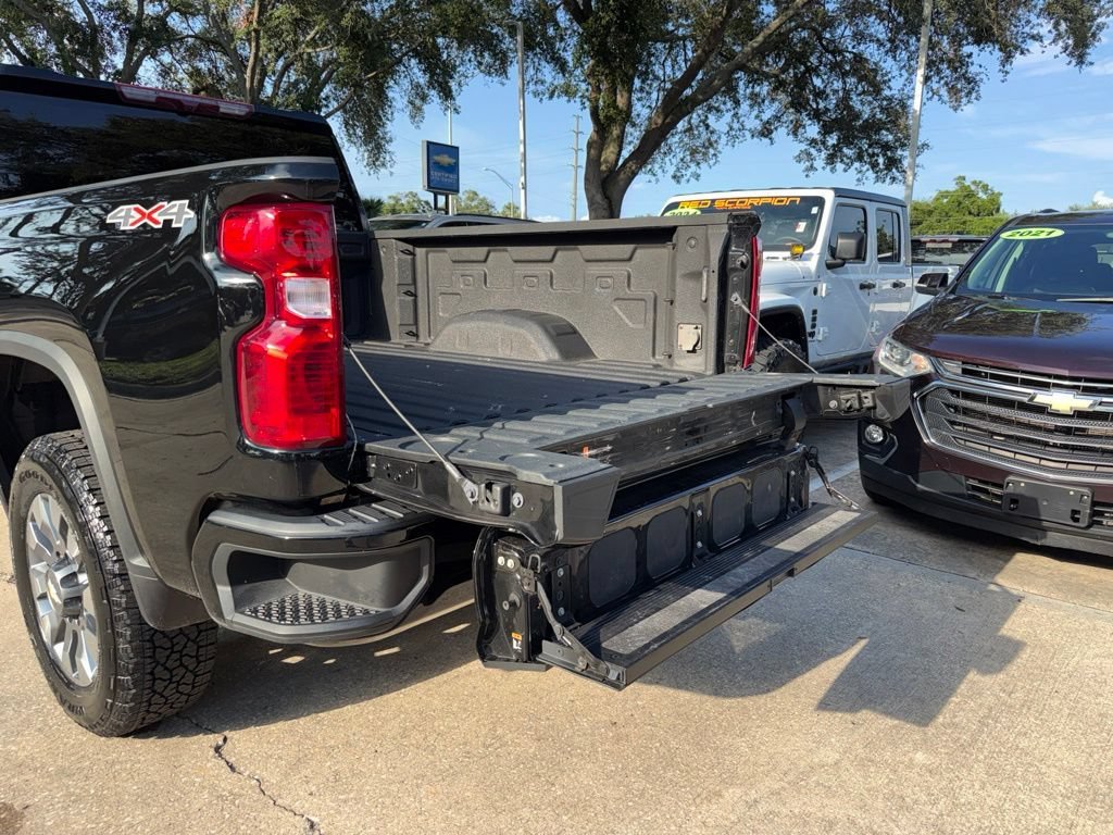 Used 2023 Black Chevrolet Custom image 59