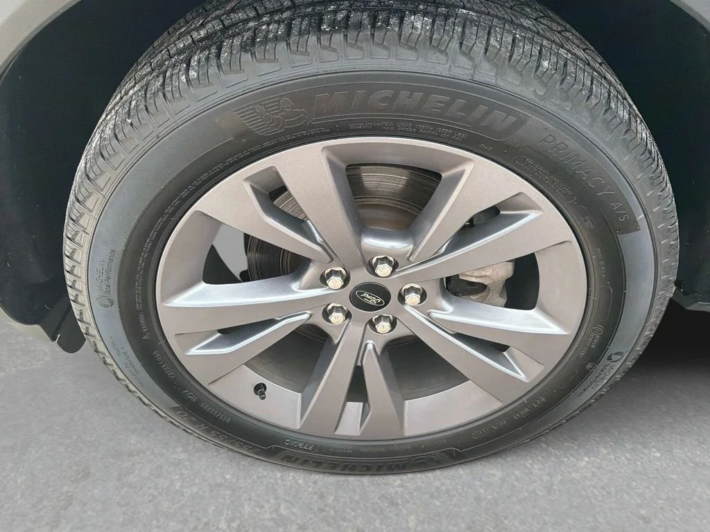 Used 2024 Gray Ford XLT image 12