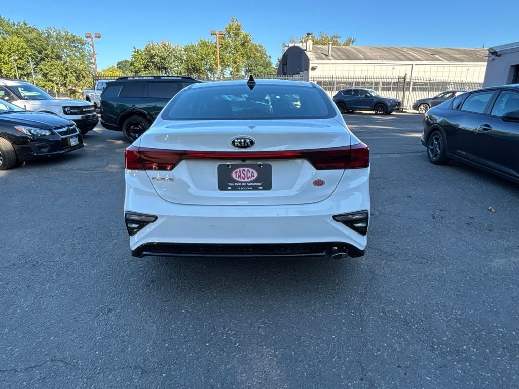 Used 2021 White Kia LXS image 5