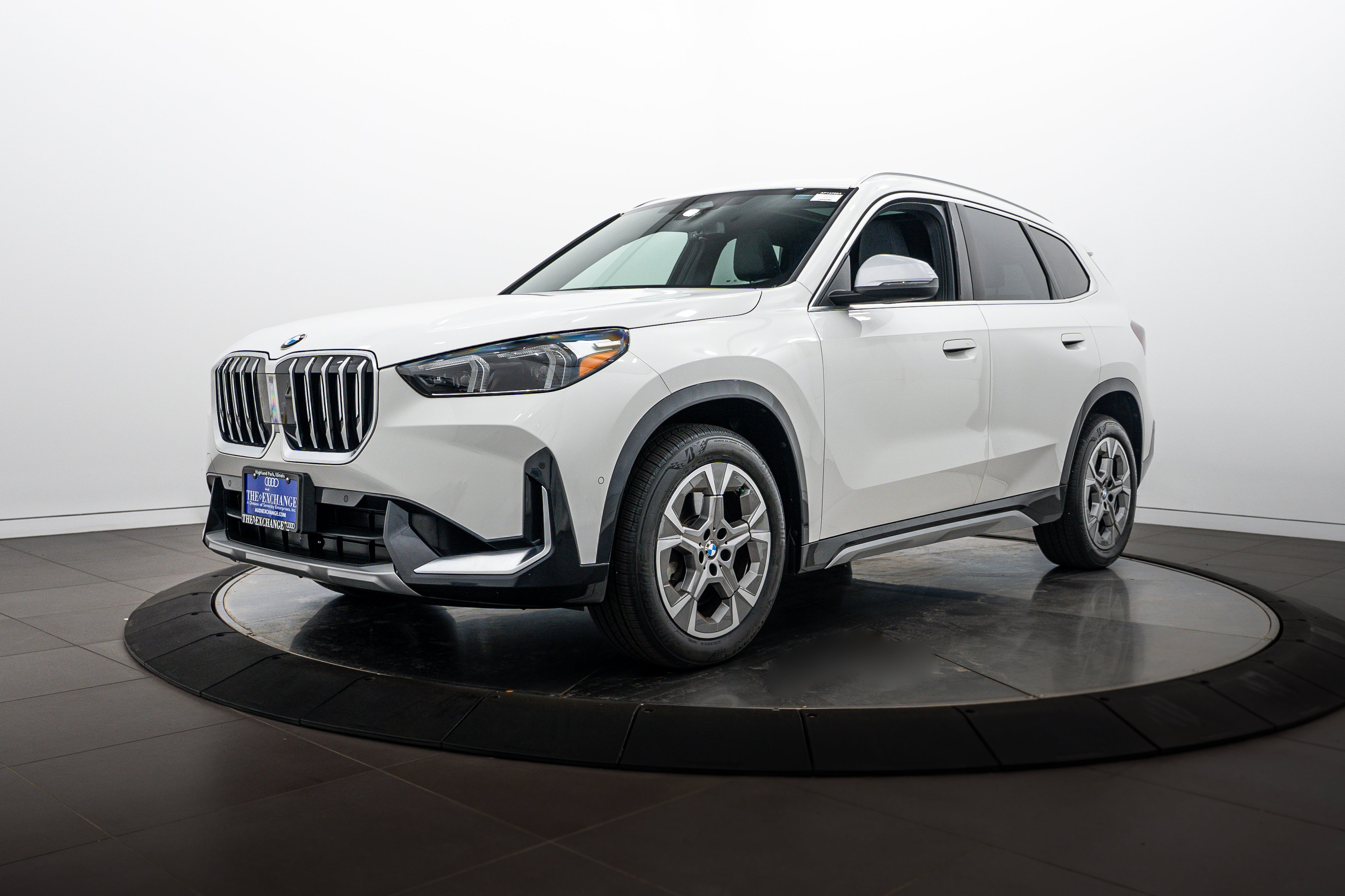 Used 2023 Alpine White BMW xDrive28i image 6