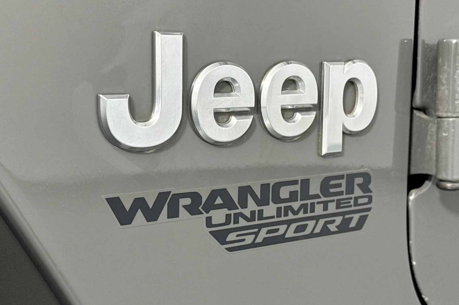 Used 2020 Sting-Gray Clearcoat Jeep Sport 4X4 image 8