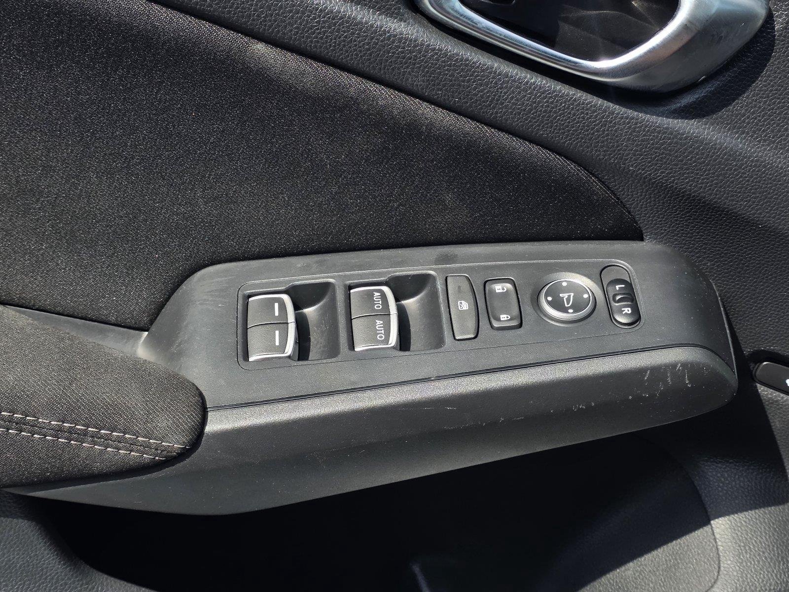 Used 2022 Platinum White Pearl Honda Sport image 26
