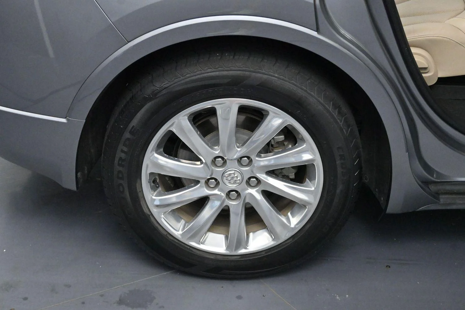 Used 2019 Satin Steel Metallic Buick Essence image 31