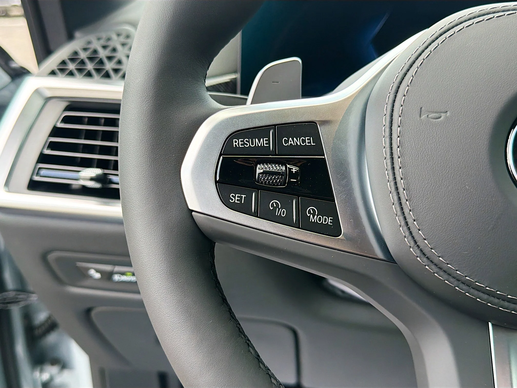 New 2026 Brooklyn Grey Metallic BMW sDrive40i image 36