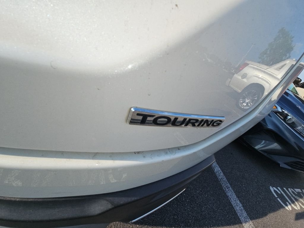 Used 2023 White Honda Touring image 8