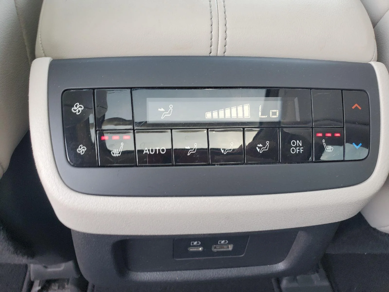 Used 2022 Pearl White Tricoat Nissan SL image 8