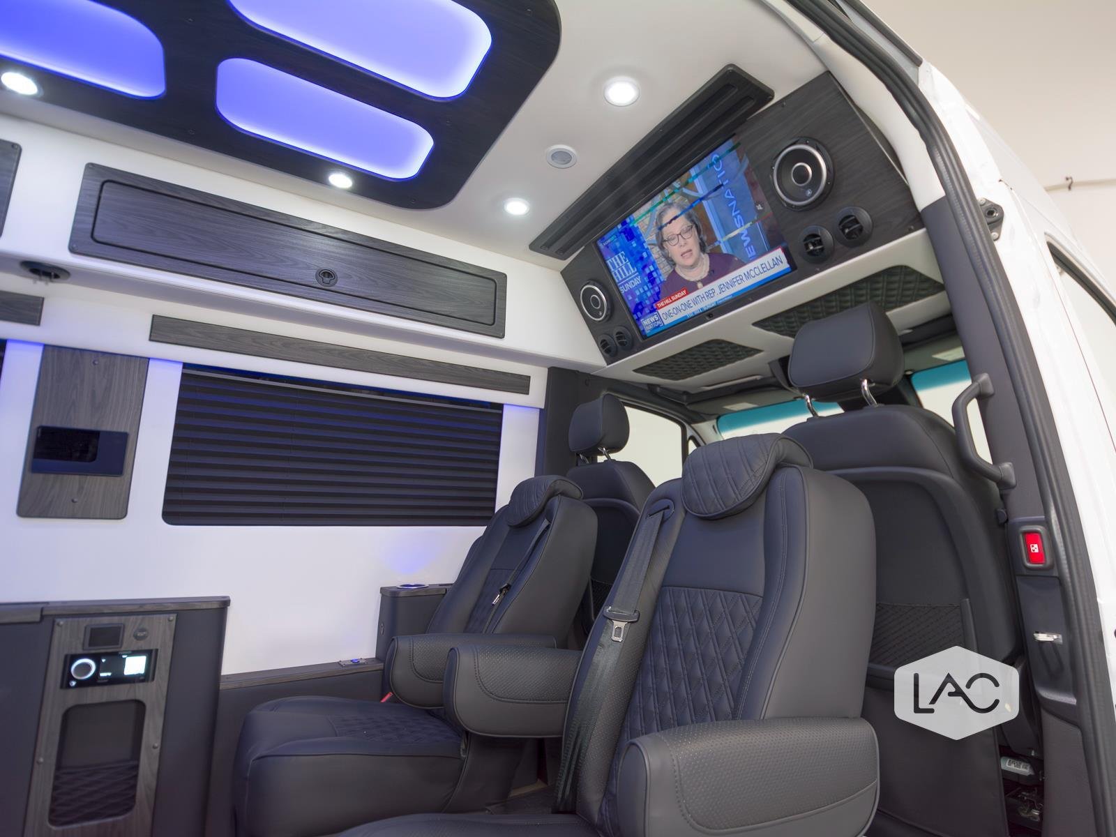 New 2026 WHITE OGV LUXURY COACH AWD (10OBA)1080 ANYWHERE w/ ADV PKG 2.1 image 5