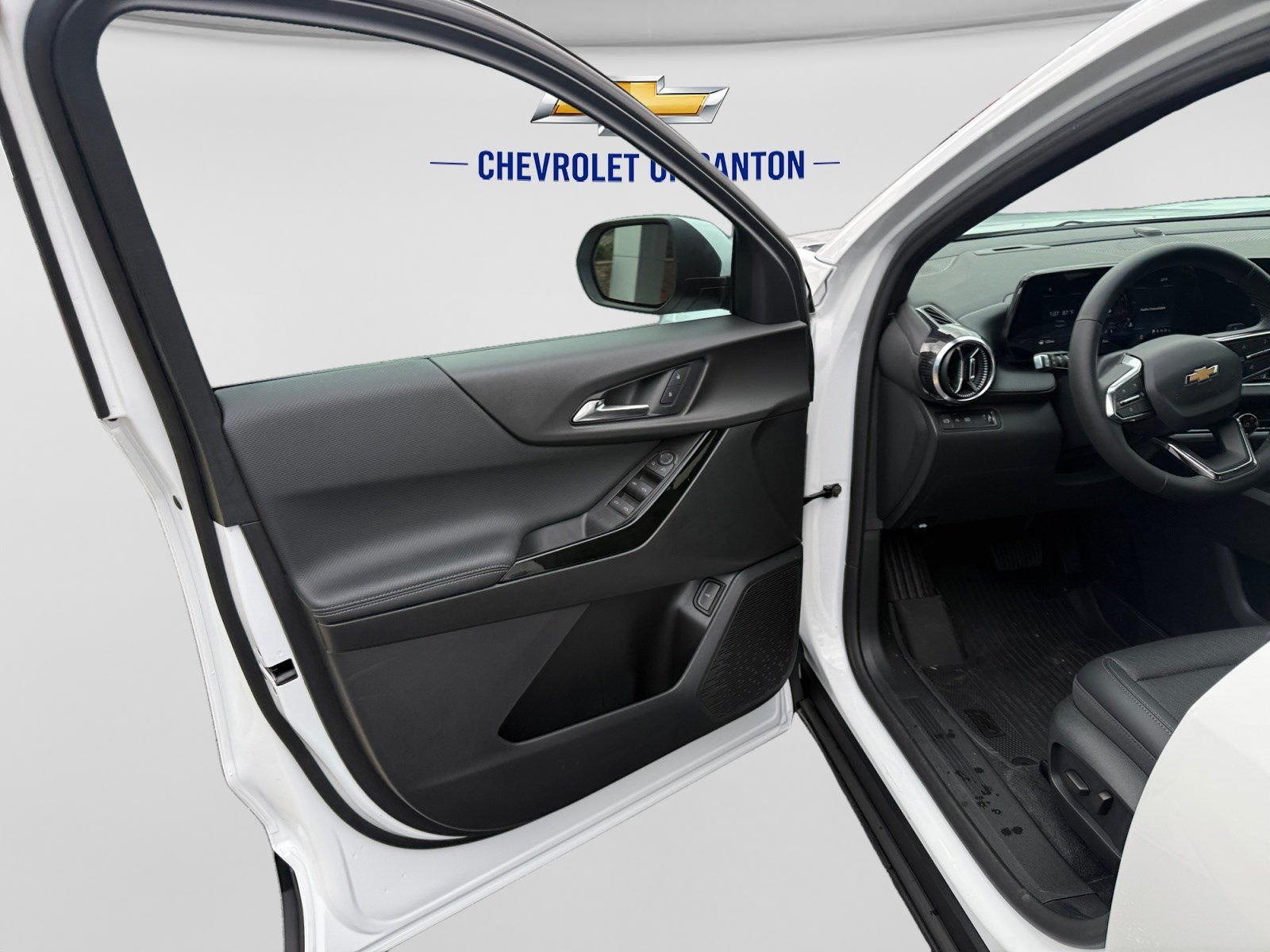 2027 Chevrolet Equinox LT - Photo 10