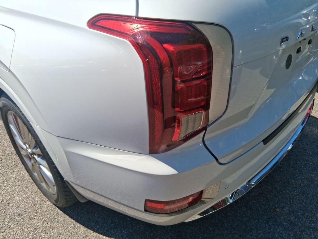 Used 2020 White Hyundai Limited image 14