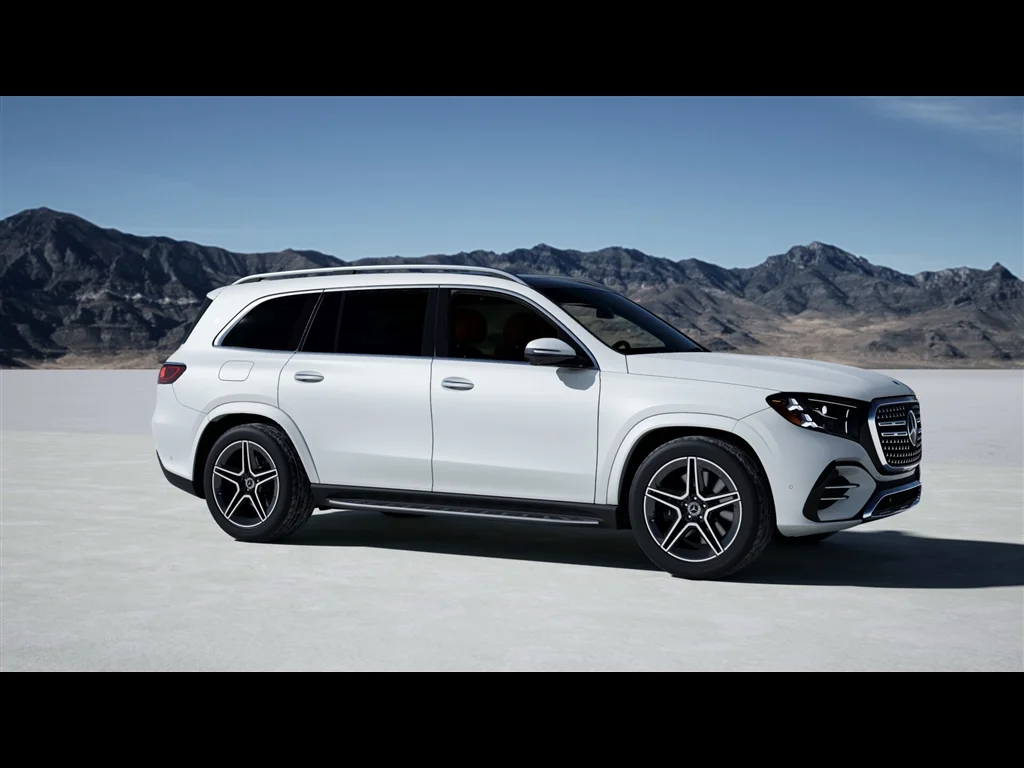 New 2027 MANUFAKTUR Moonlight White Metallic Mercedes-Benz GLS 450 image 8
