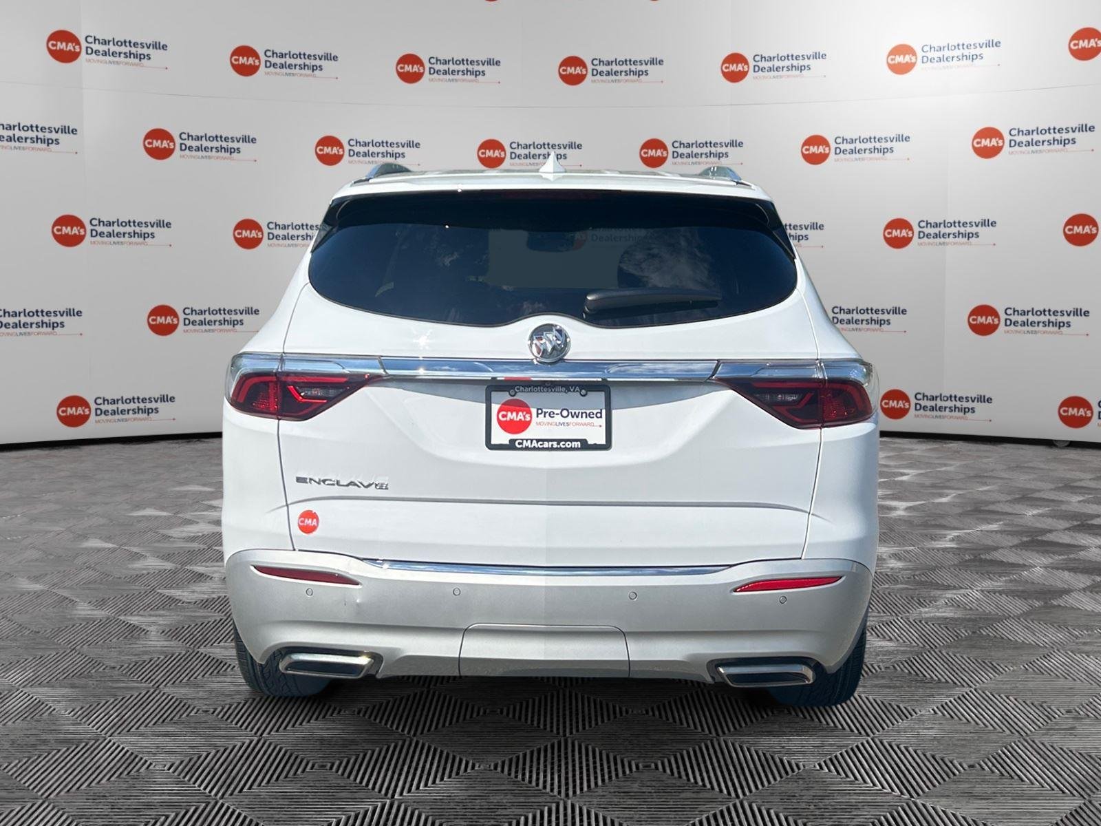 Used 2023 Summit White Buick Essence image 4