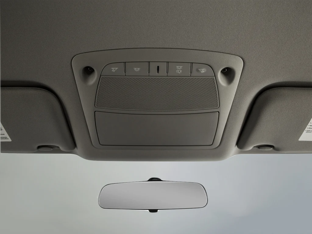 Used 2015 White Nissan 2.5 S image 27