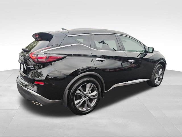 Used 2024 Black Nissan Platinum image 5