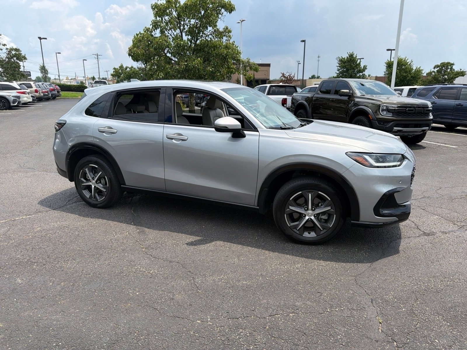 Certified Used 2025 Lunar Silver Metallic Honda EX-L image 33