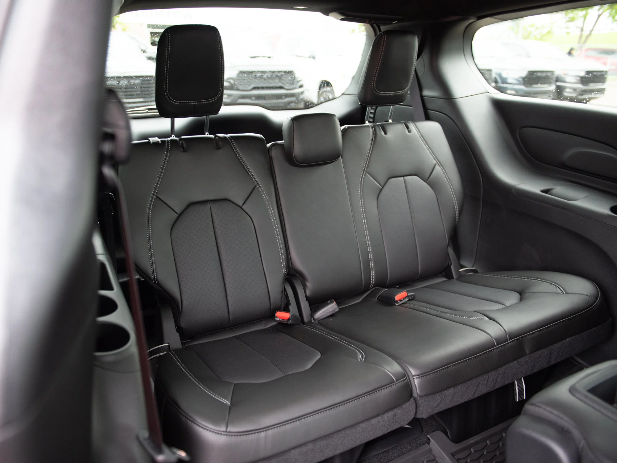 New 2027 Black Chrysler Select*, Heated Leather Seats/Wheel, Remote Start, Adaptive Cruise image 22