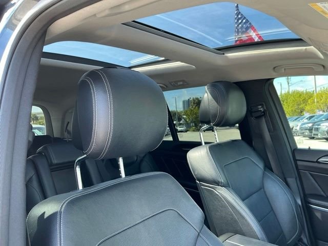 Used 2016 Gray Mercedes-Benz GL 550 image 38