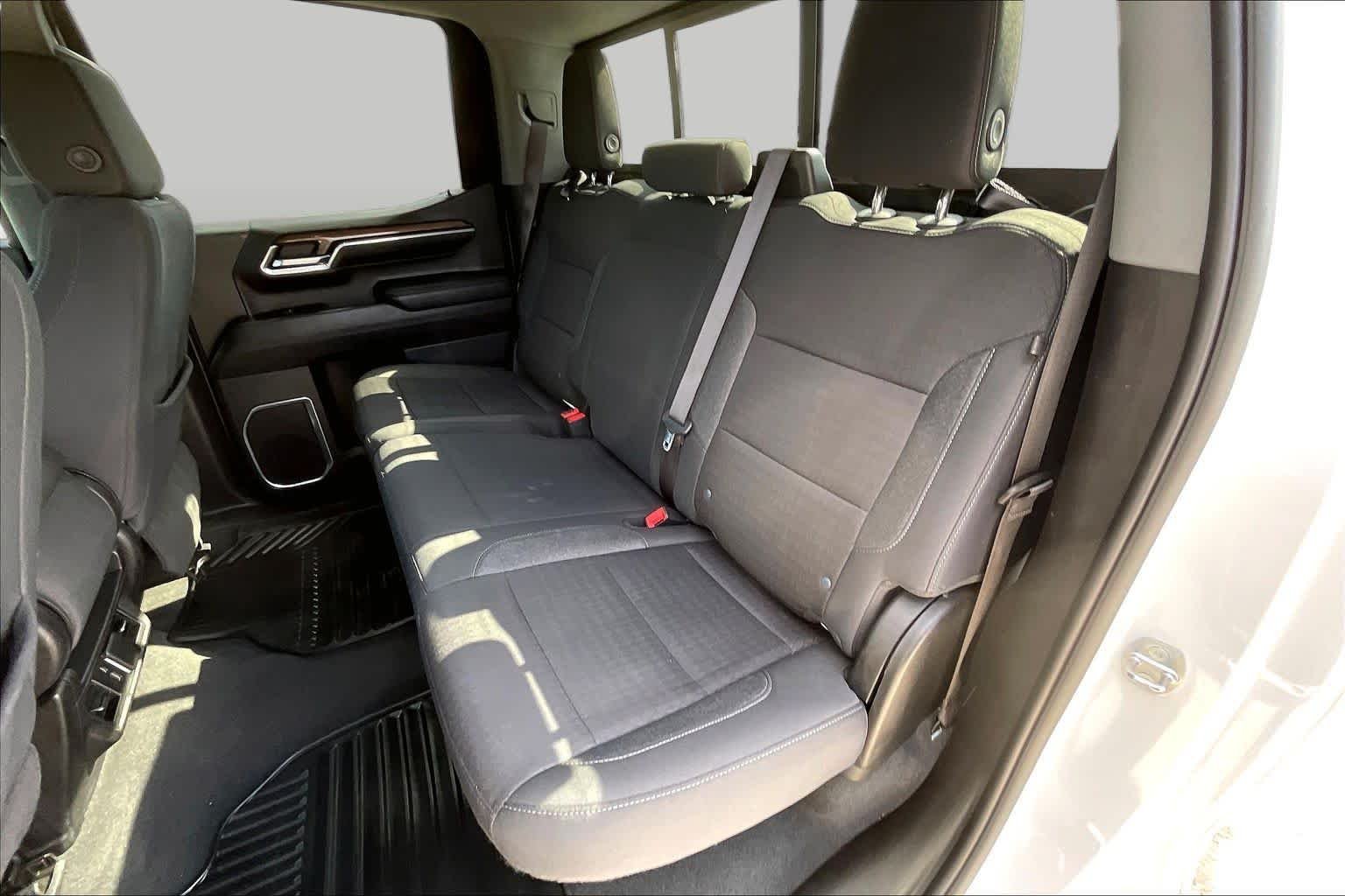 Used 2024 Summit White Chevrolet LT image 20