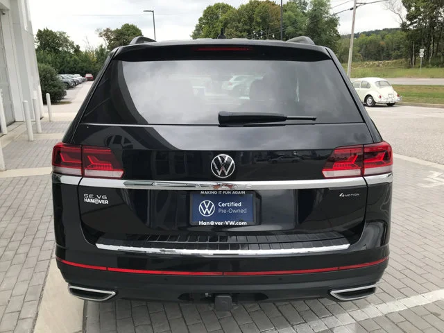 Certified Used 2023 Deep Black Pearl Volkswagen 3.6L V6 SE w/Technology image 7