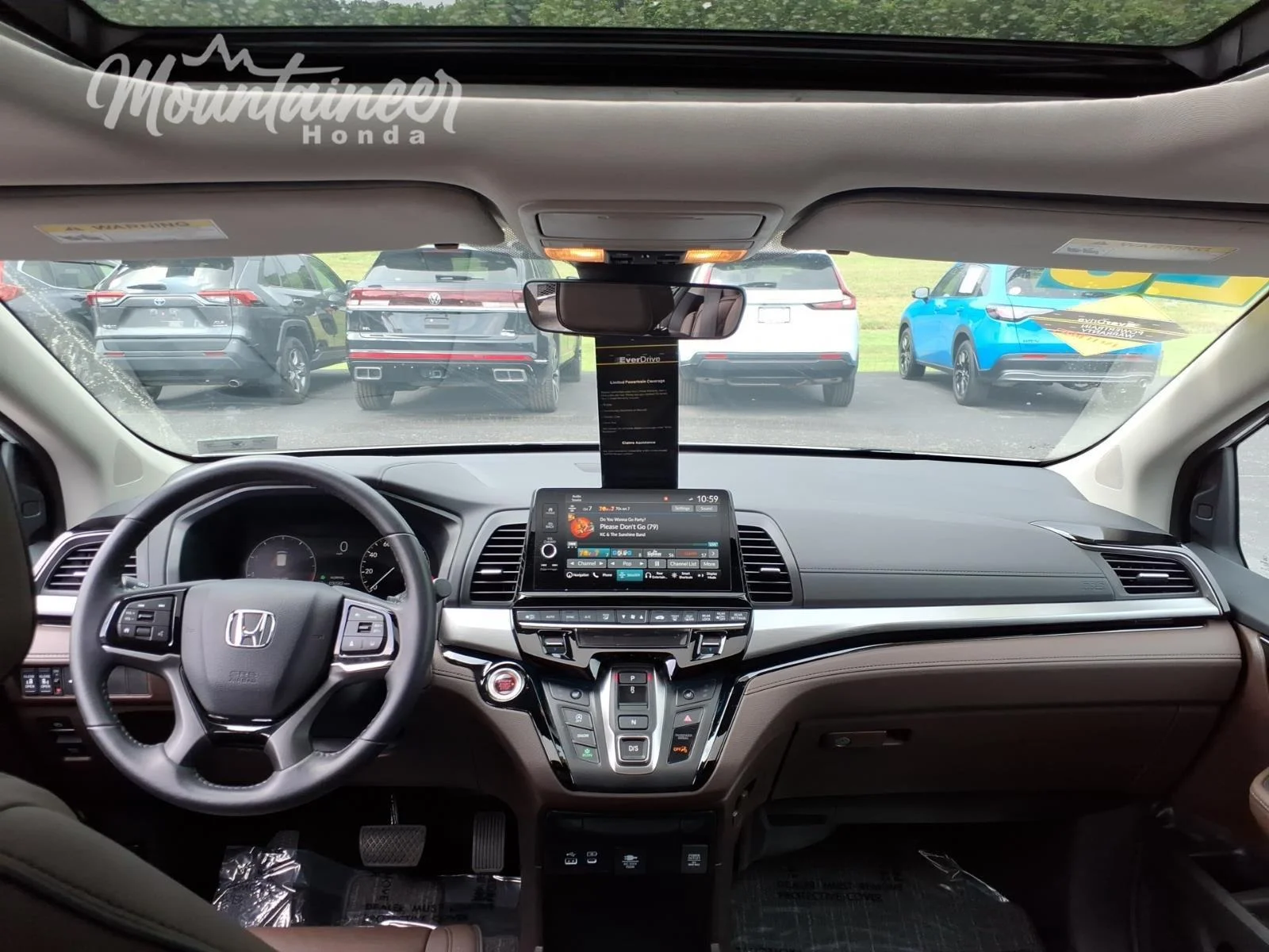 Used 2025 Platinum White Pearl Honda Touring image 18