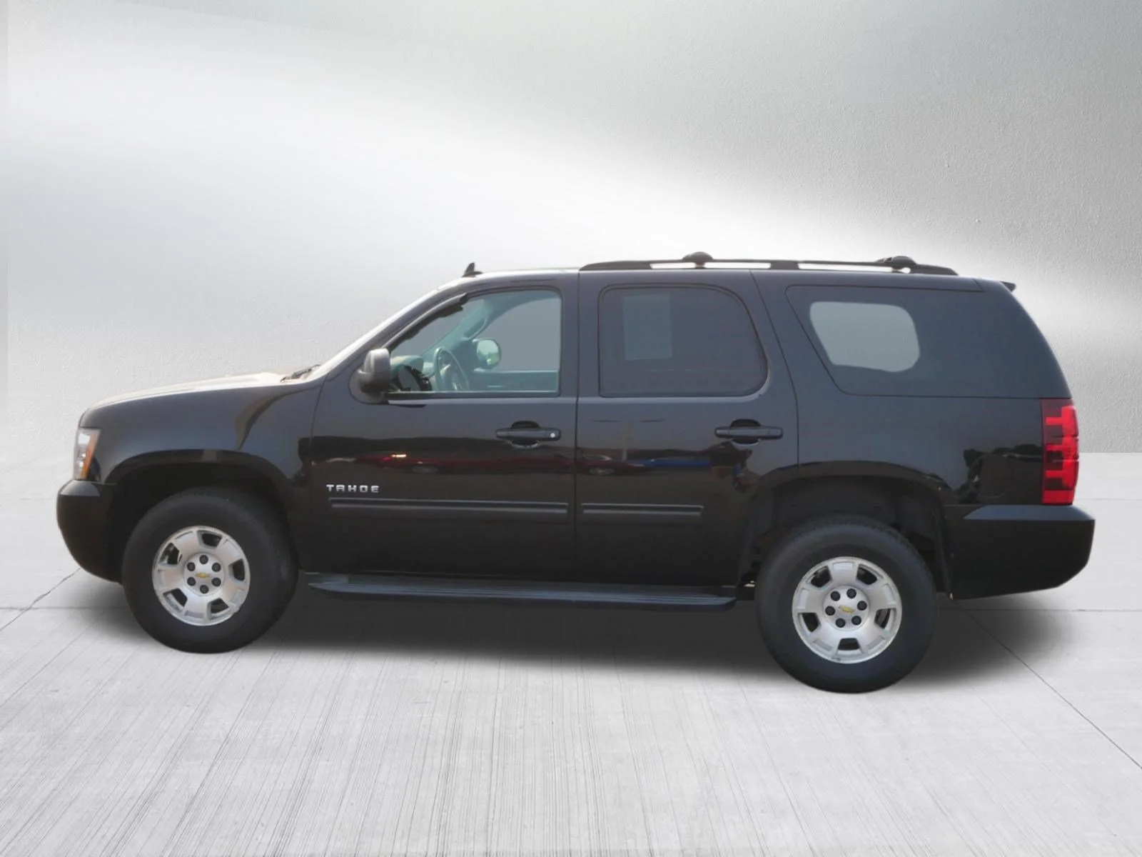 Used 2013 Black Chevrolet LS image 6