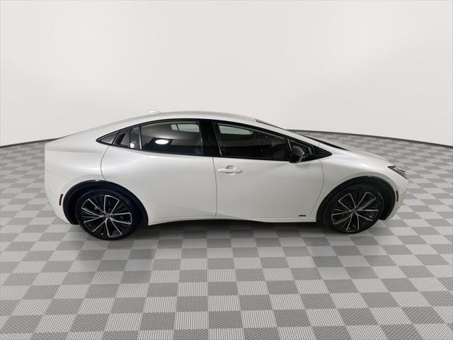 Certified Used 2024 WIND CHILL PEARL Toyota  image 16