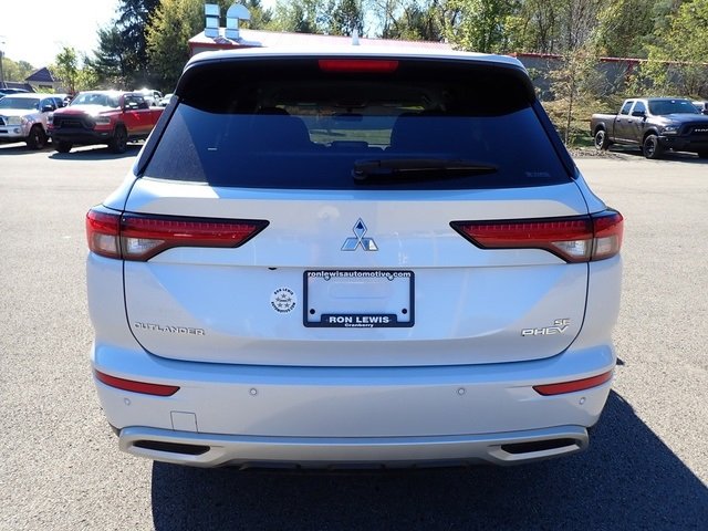 2023 Mitsubishi Outlander PHEV SE photo 3