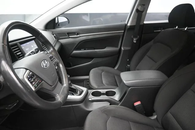 Used 2018 Silver Hyundai Value Edition image 17