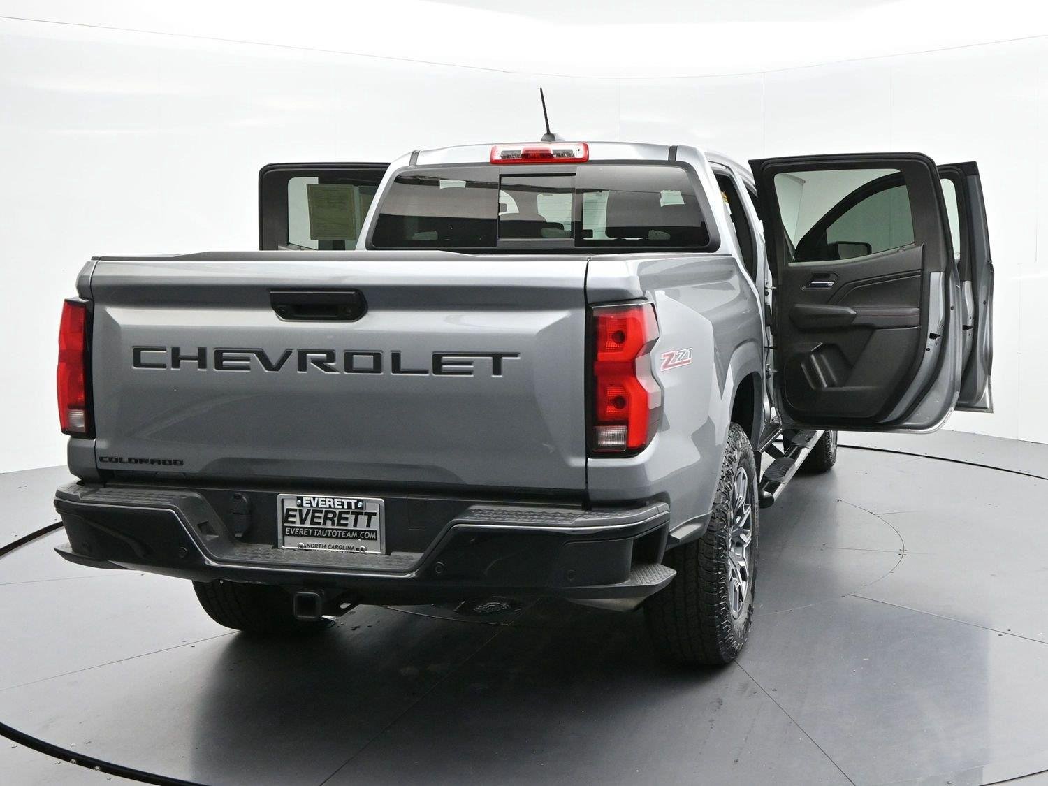 Used 2025 Sterling Gray Metallic Chevrolet Z71 image 40