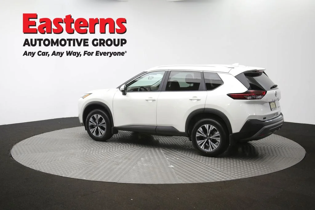 Used 2023 White Nissan SV image 63