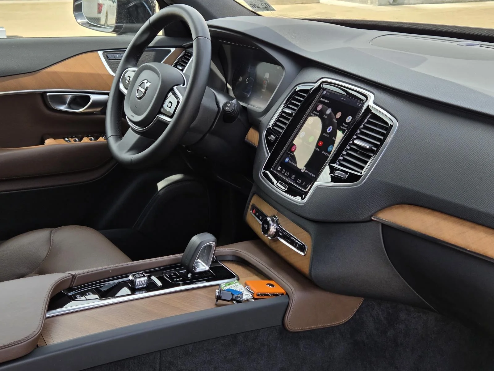 Certified Used 2024 Onyx Black Metallic Volvo Plus Bright Theme image 41