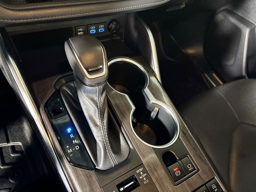 Used 2022 Gray Toyota Platinum image 18