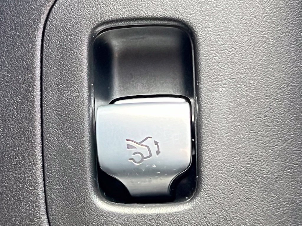 Certified Used 2023  Mercedes-Benz 350 SUV image 38