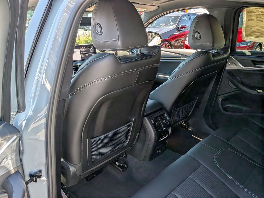 Used 2023 Gray BMW xDrive30i image 35