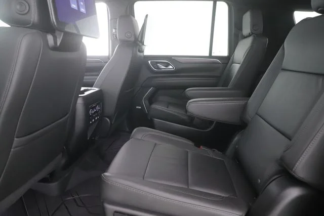 Used 2024 Silver Chevrolet Z71 image 29