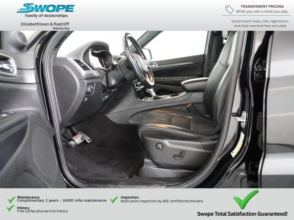 Used 2019 Diamond Black Crystal Pearlcoat Jeep Altitude image 12