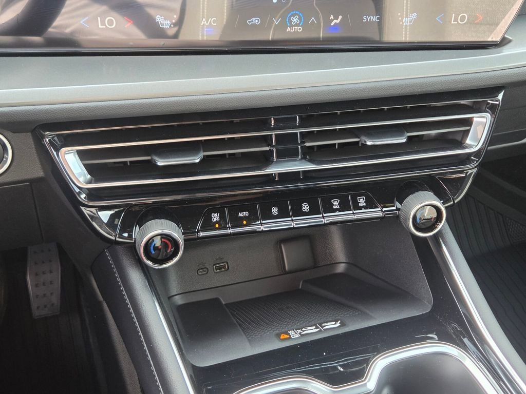 2026 Chevrolet Traverse LT - Photo 14
