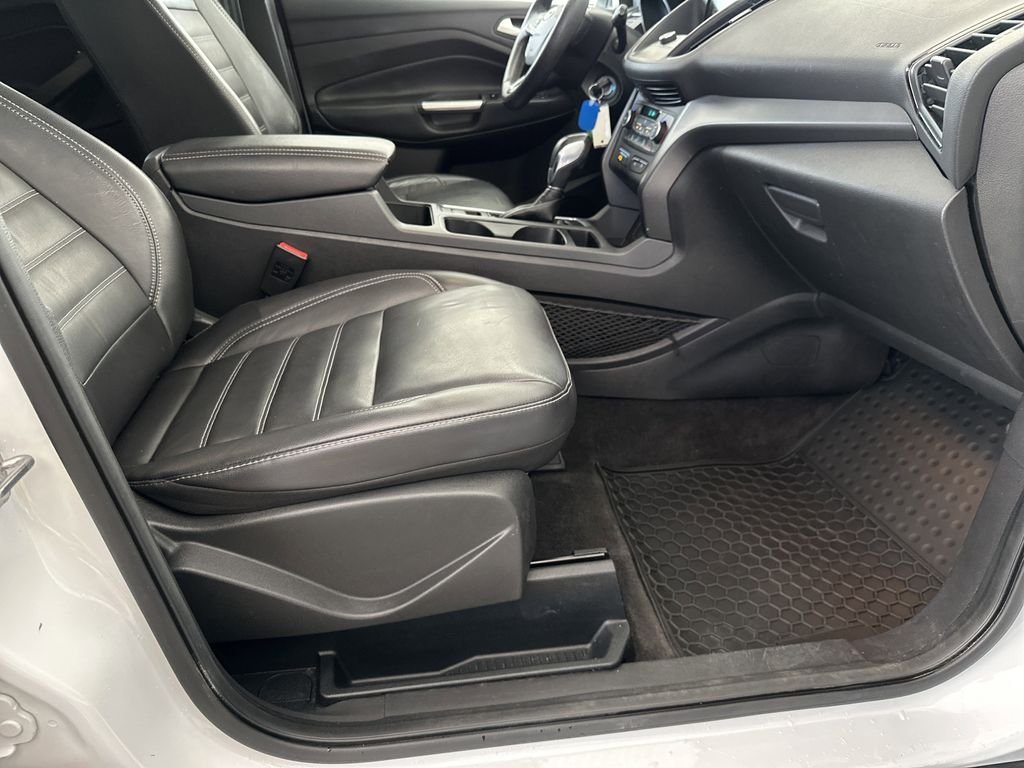 Used 2018 White Ford SEL image 38