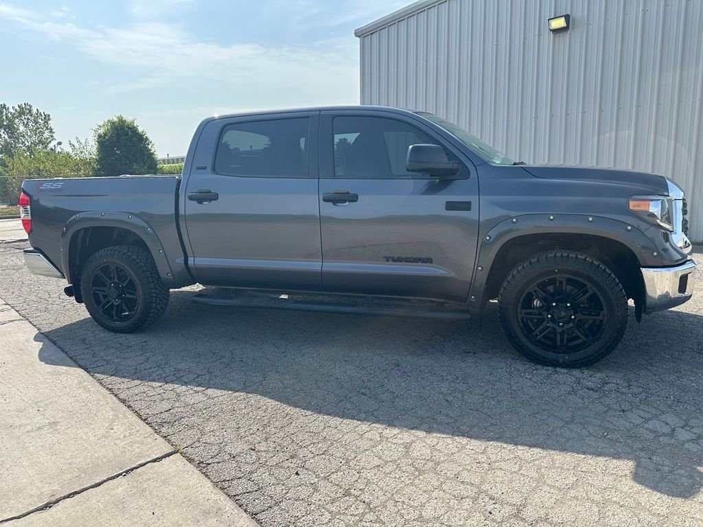 Used 2020 Gray Toyota SR5 image 4