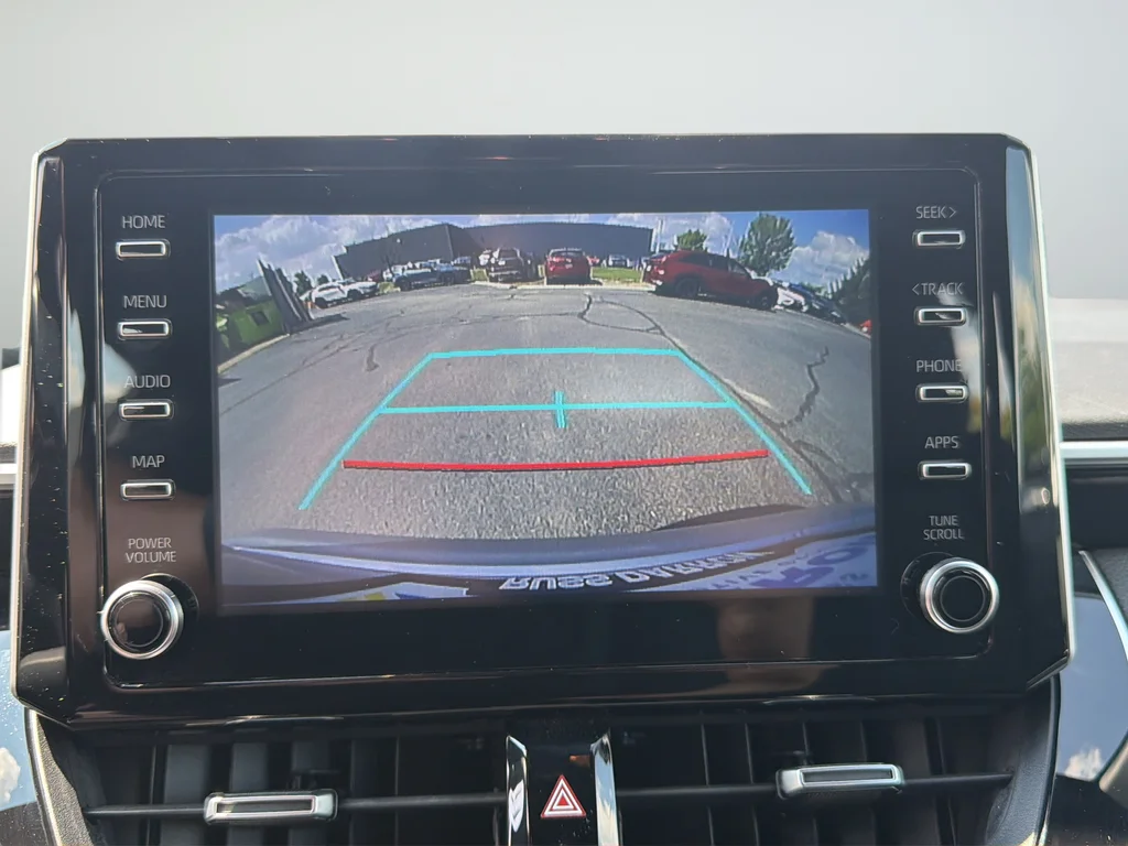 Used 2020 Silver Toyota SE image 13